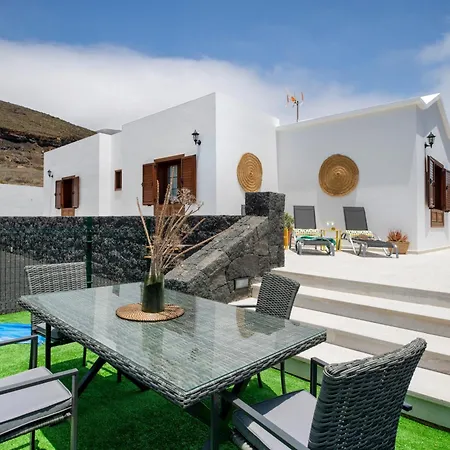 Tahoyo Holiday home *